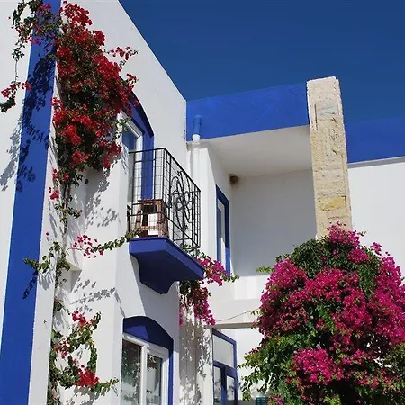 מלון Serpina (adults Only) 3*
