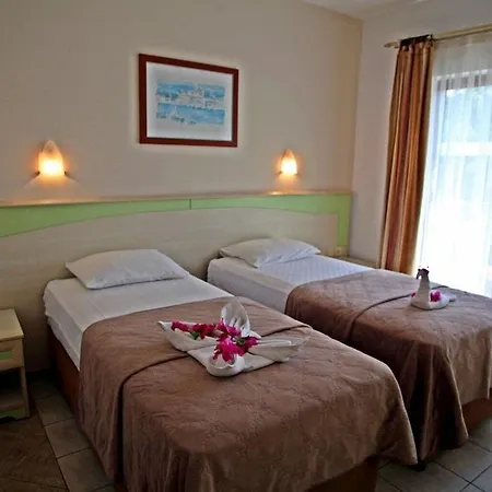 מלון Serpina (adults Only) 3*