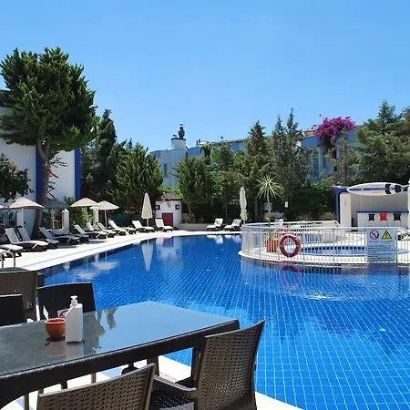 Serpina (adults Only) Otel 3*
