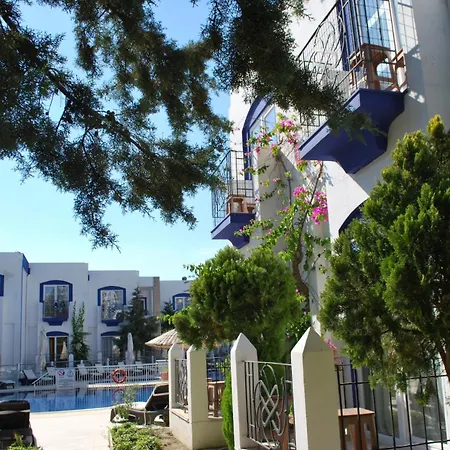 Serpina (adults Only) Hotell 3*